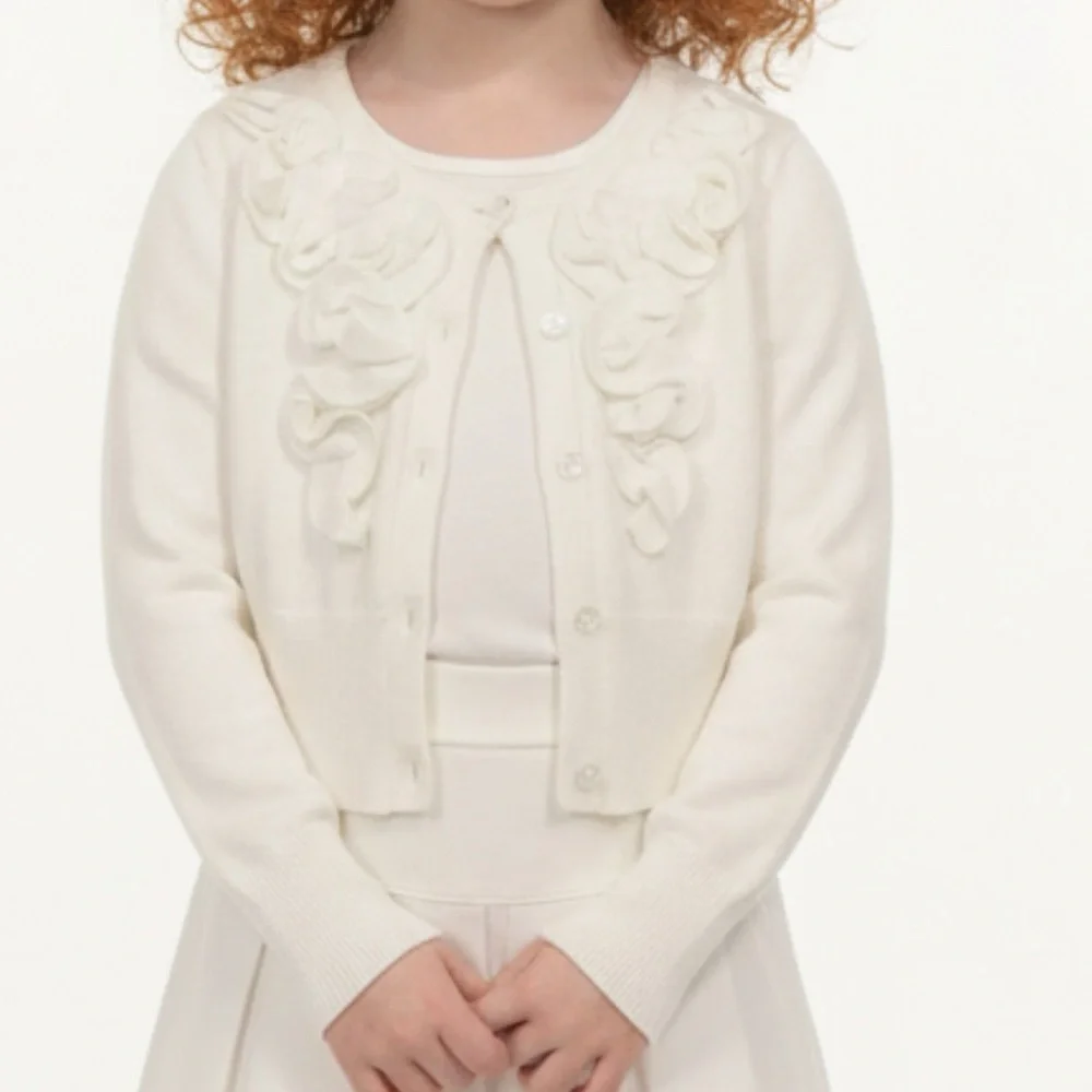 Childrens Place Cream White Flower Sweater L 10/12‎